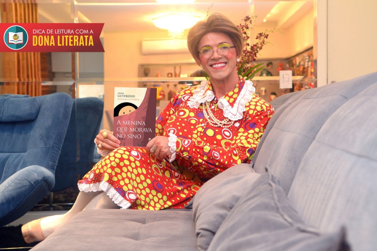 A Menina Que Morava No Sino 